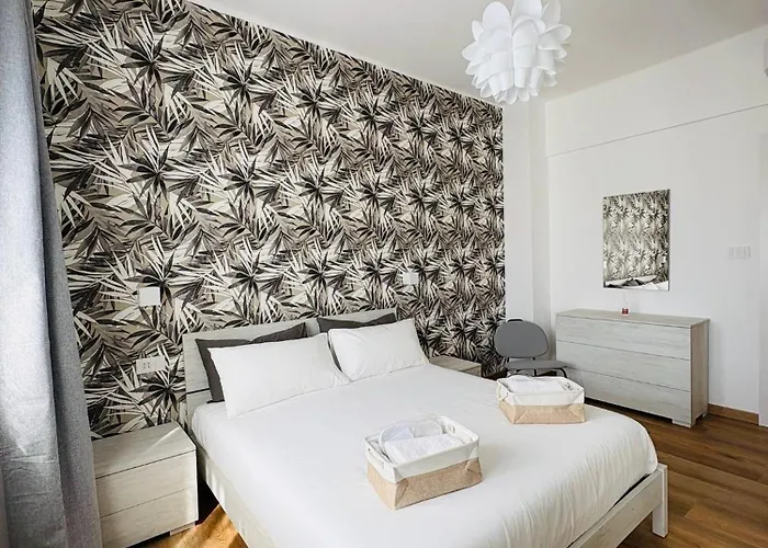Apartament Bright And Spacious Elegant 5 Min Airport
