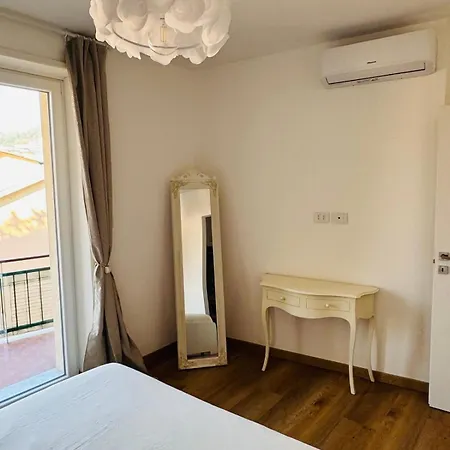 דירה Bright And Spacious Elegant 5 Min Airport *