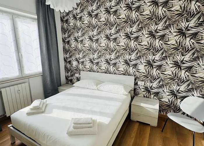 Bright And Spacious Elegant 5 Min Airport