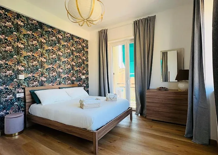 Bright And Spacious Elegant 5 Min Airport 제노바