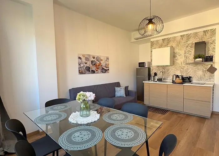 Bright And Spacious Elegant 5 Min Airport 아파트 제노바